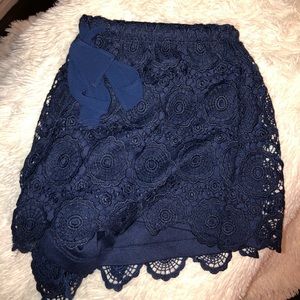 Navy lace fashion shorts size S